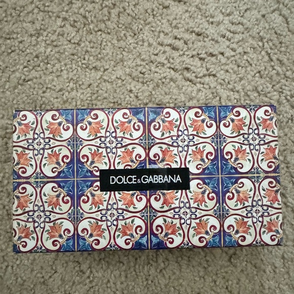 Limited edition Dolce & Gabbana sunglasses - Picture 4 of 4
